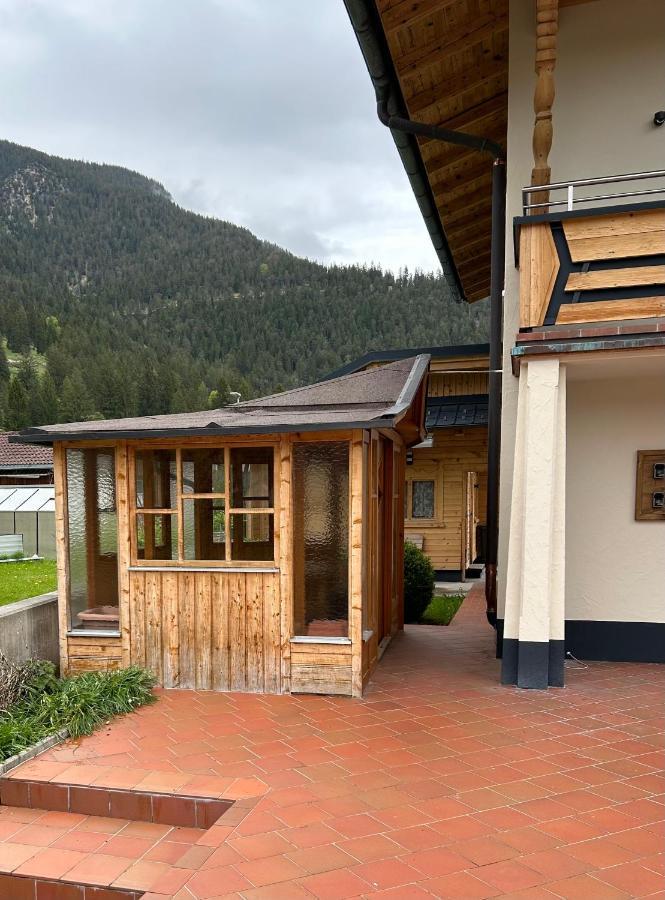 Lodge-b